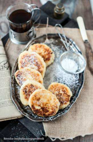 Syrniki – rosyjskie twarogowe placuszki