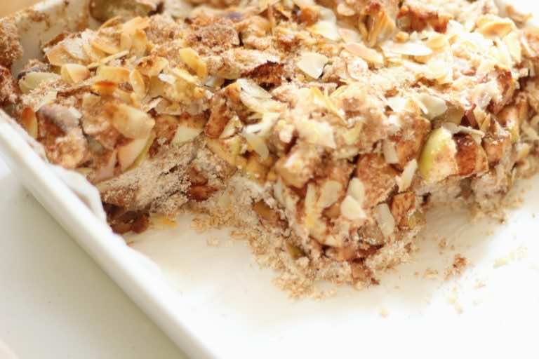 Kokosowa szarlotka sypana – dietetyczna