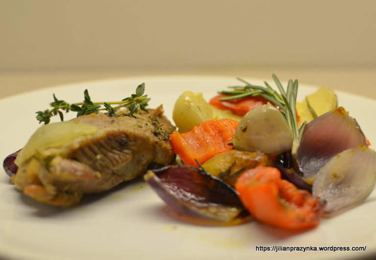 Udziec z indyka zapiekany z warzywami