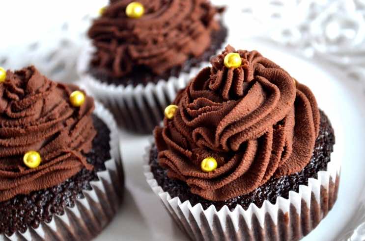 Czekoladowe cupcakes jak z cukierni