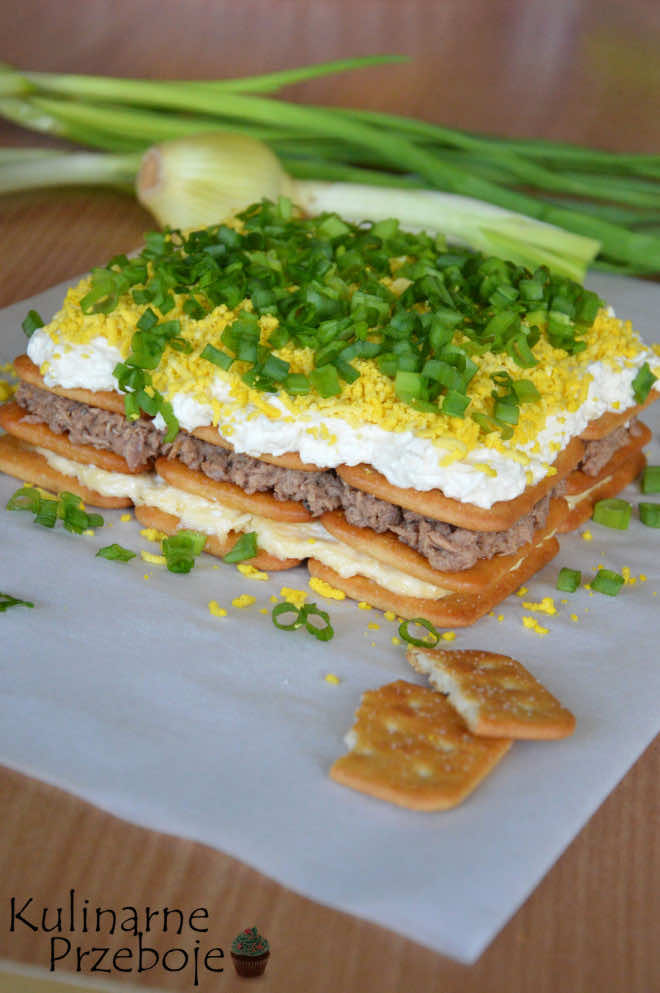 Sałatka z tuńczykiem na krakersach