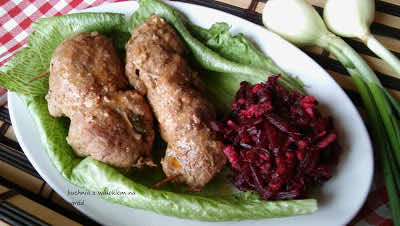 Rolady wieprzowe z boczkiem i ogórkiem kiszonym. Zrazy z karkówki.