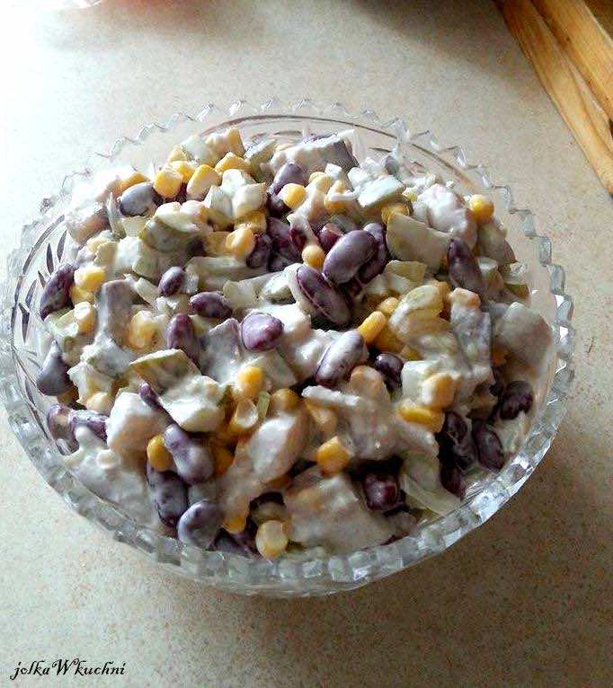 Sałatka ze śledziem i fasolą