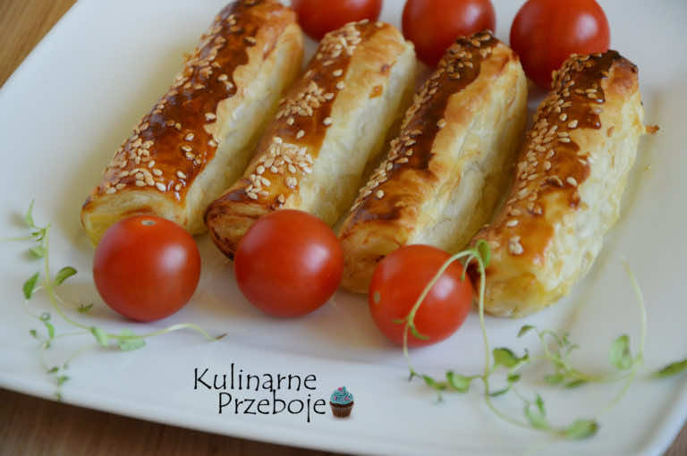 Kabanosy w cieście francuskim