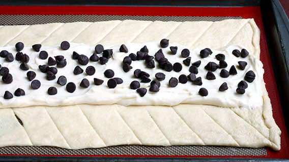 ditch-the-bakery-diy-chocolate-chip-danish_04