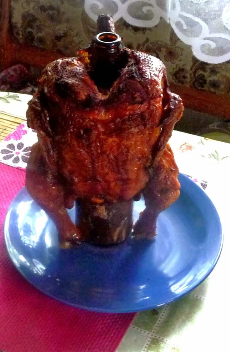 Kurczak pieczony na butelce piwa