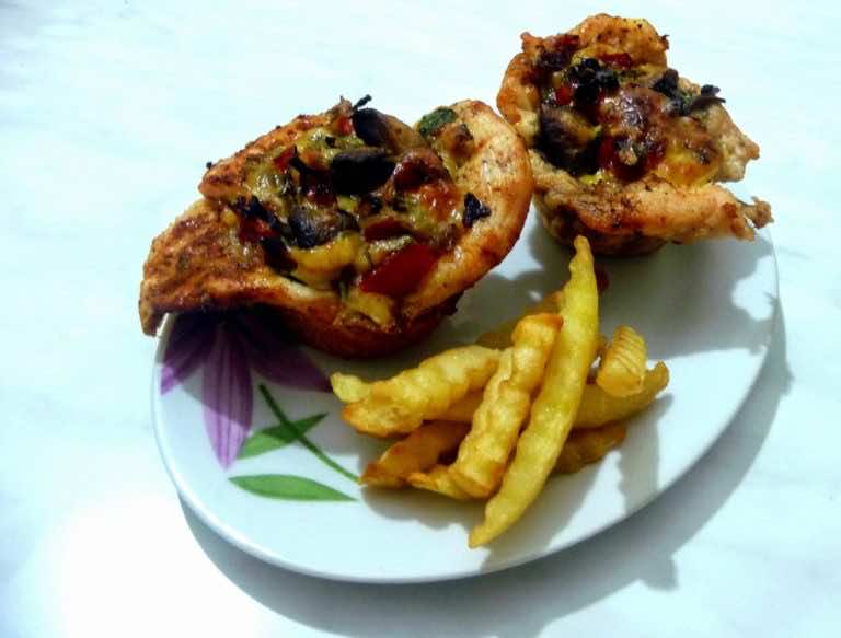 „Kurczakowe” muffinki nadziewane pieczarkami