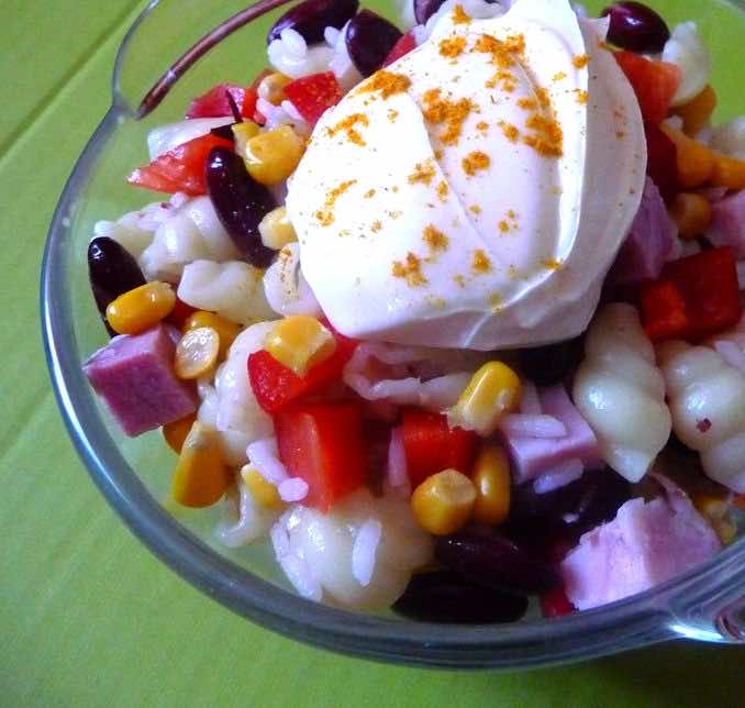 Makaronowa sałatka wykwintna