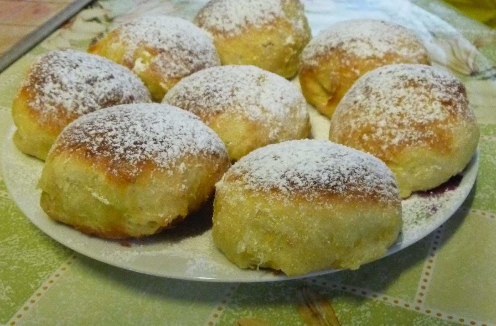 słodkie bułeczki drożdzowe