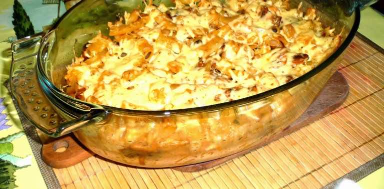 Ziołowa zapiekanka makaronowa z pieczarkami