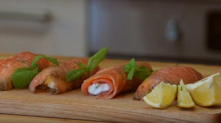 Domowy przepis na pyszne roladki z łososia