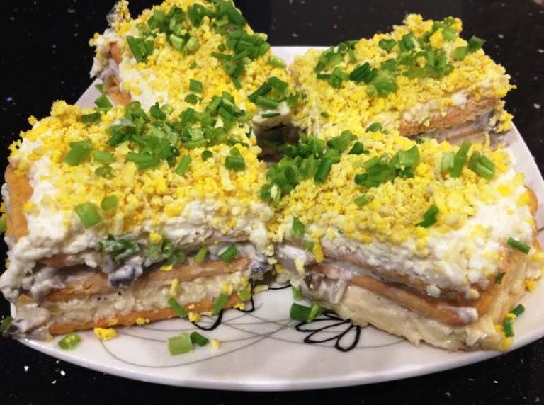 Sałatka pieczarkowa a’la ciasto