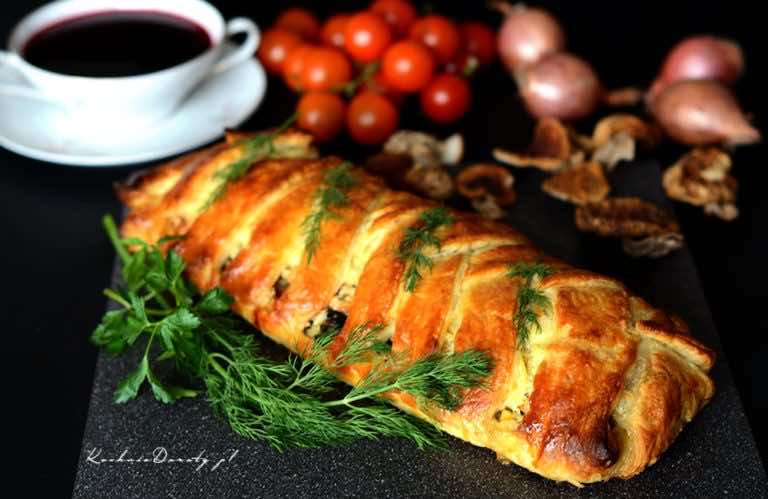 Kulebiak z łososiem i szpinakiem