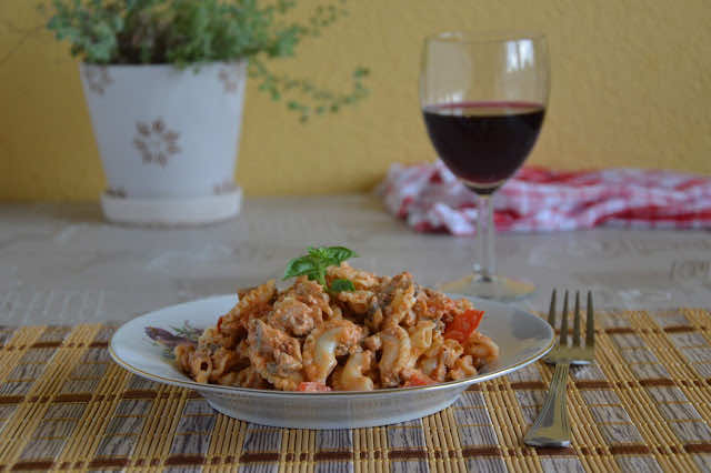 Makaron w sosie pieczarkowym