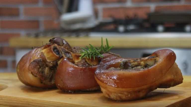 Domowy przepis na golonki w piwie