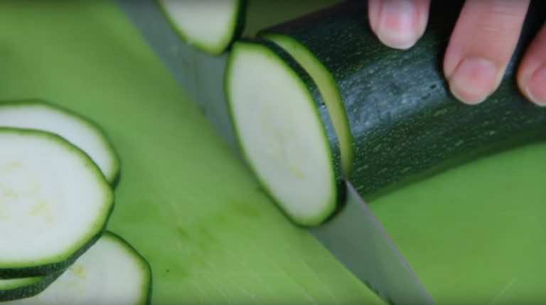 Wzięła cukinię i zrobiła coś co Cię zaskoczy!