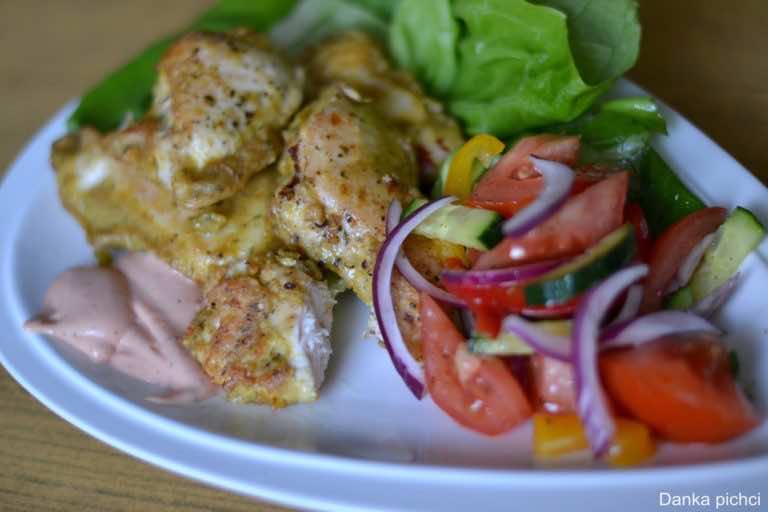 Pierś z kurczaka w cieście curry z ziołami