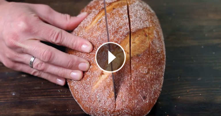 Pocięła chleb wzdłuż – zobacz co przygotowała a zrobisz to samo!