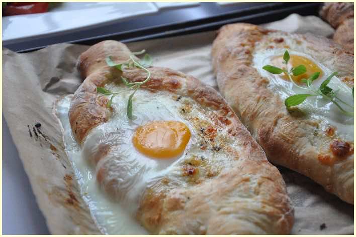 Chaczapuri – przepis na gruzińską pizzę