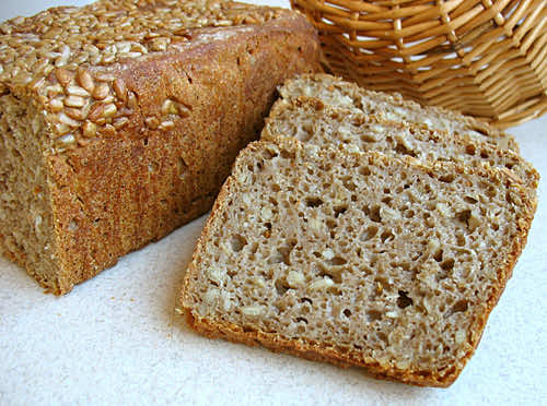 Prosty chleb razowy ze słonecznikiem