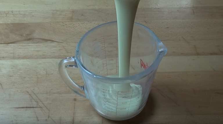 Wziął skondensowane mleko i zrobił coś przepysznego