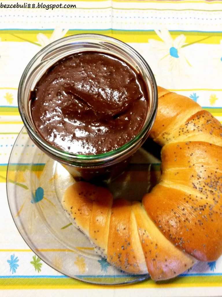 Krem czekoladowy z suszonych daktyli