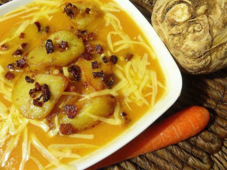 Krem z selera z talarkami