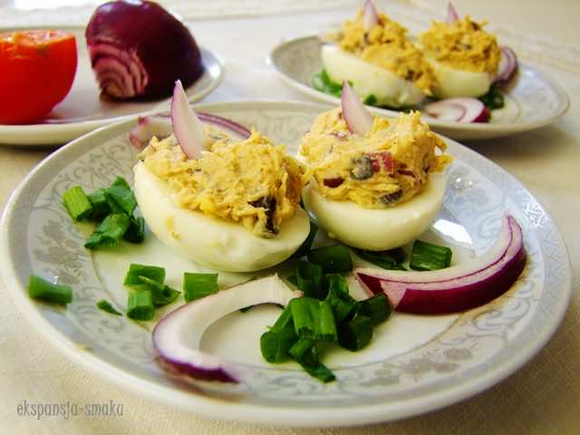 Pyszne jajka faszerowane wędzoną rybą