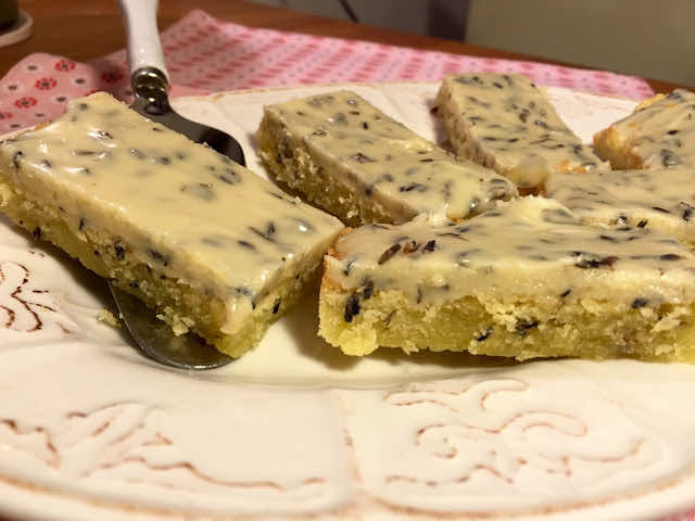 Mazurek lawendowy (bez glutenu)