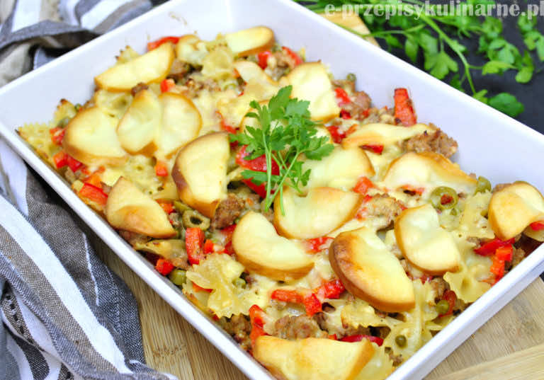 PYSZNA ZAPIEKANKA Z MAKARONEM, MIĘSEM MIELONYM I SEREM