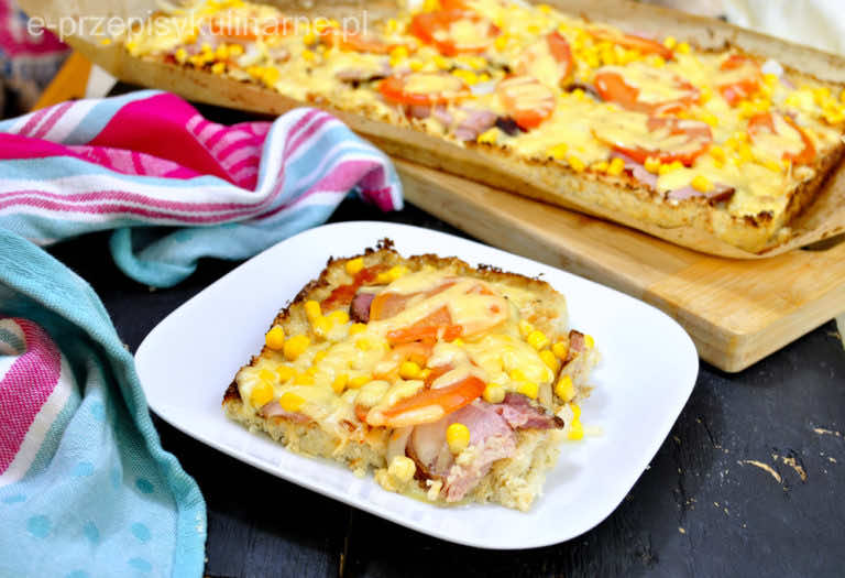 DIETETYCZNA PIZZA NA KALAFIOROWYM SPODZIE (202 KCAL)