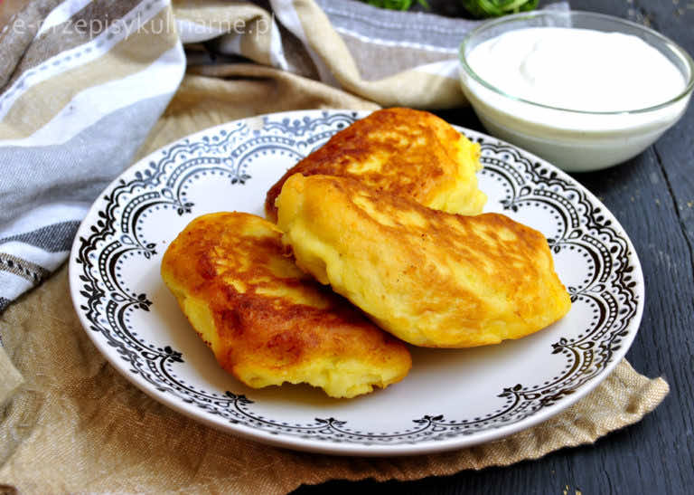 PIEROGI ZIEMNIACZANE Z FARSZEM MIĘSNYM