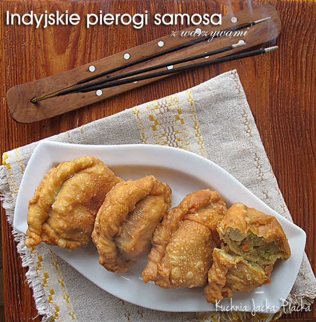 Indyjskie pierogi samosa z warzywami