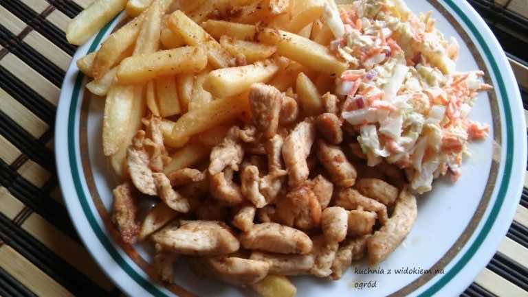 Gyros drobiowy, domowy z piersi kurczaka.