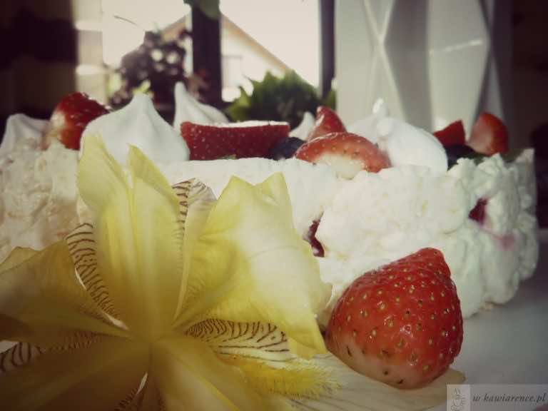 Błyskawiczny sernik na zimno – idealny prezent dla mamy