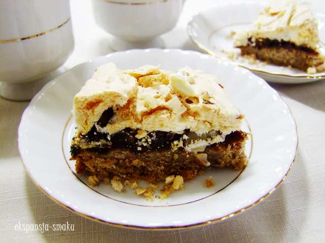 bezglutenowy orzechowiec z bezą