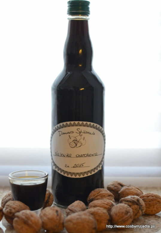 Nalewka z orzecha włoskiego