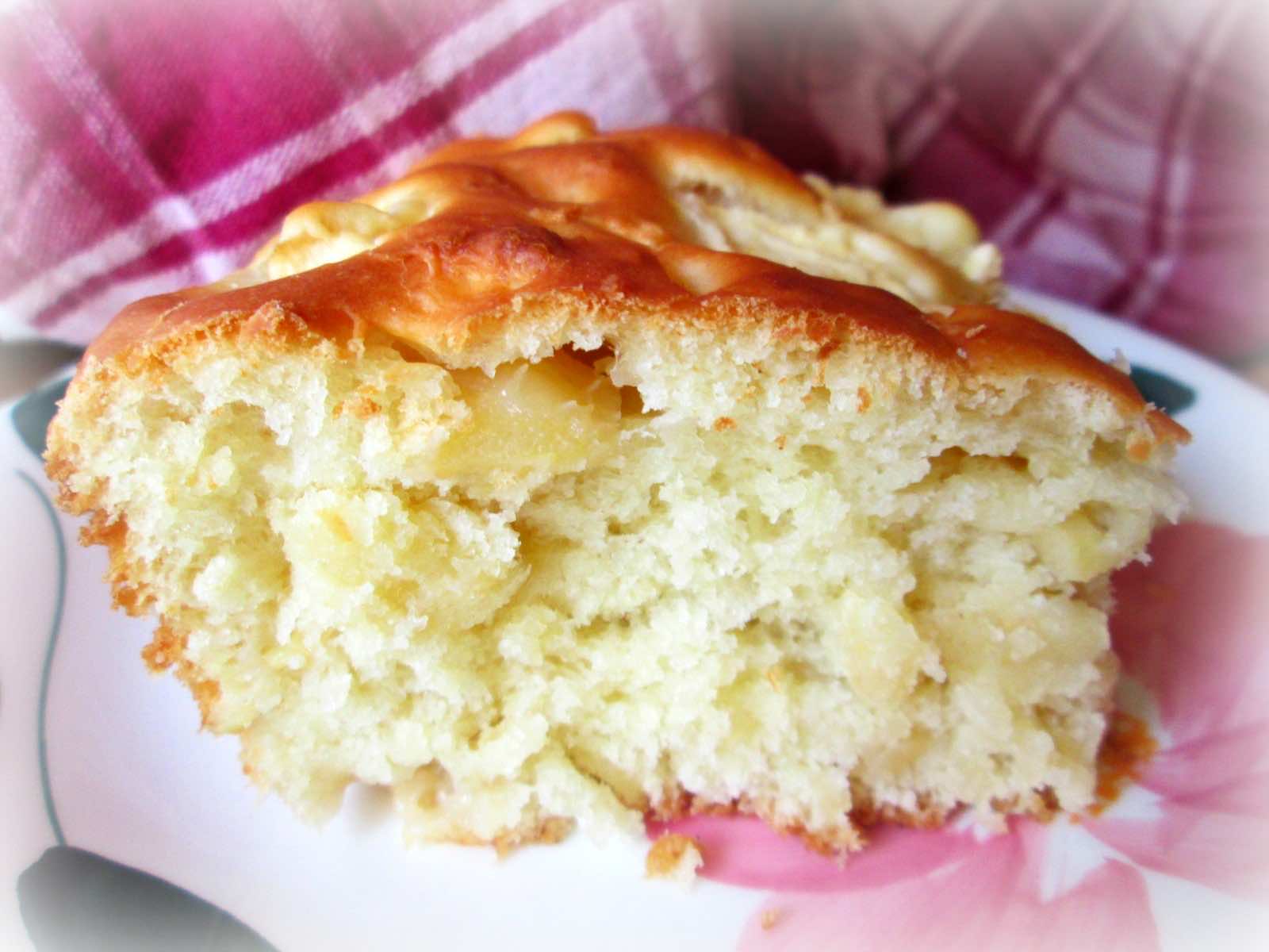 drozdzowy z jablkami