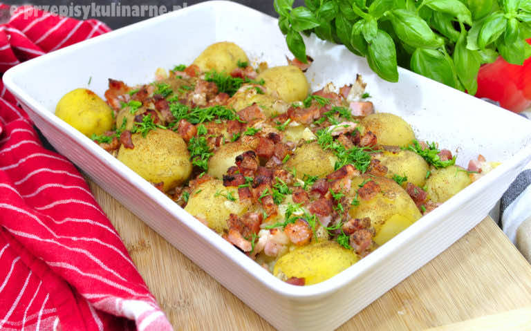 MŁODE ZIEMNIAKI ZAPIEKANE Z BOCZKIEM