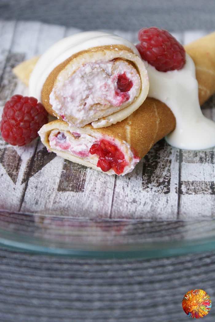 Naleśniki z twarogiem i malinami