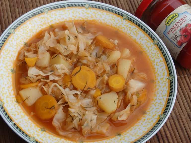 Zupa z młodej kapusty