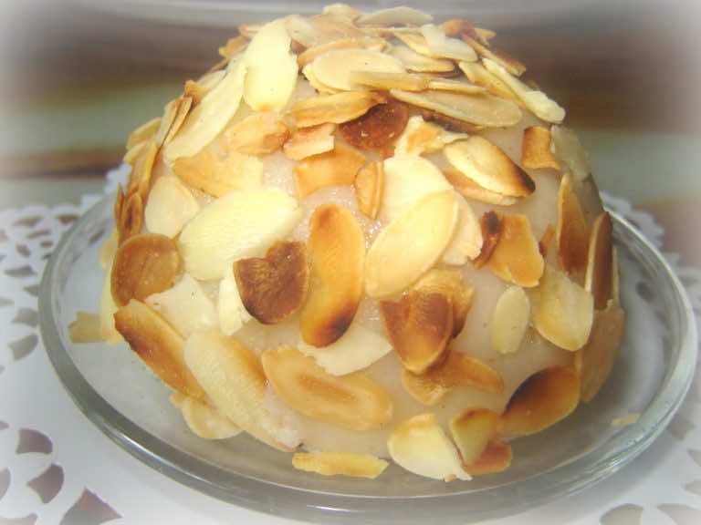 Deser migdałowy z grysiku