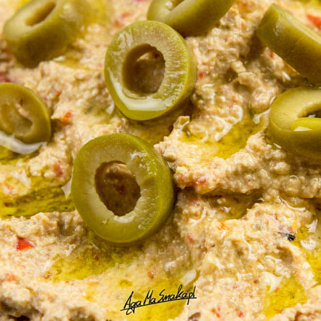 Pyszna i prosta pasta z wędzonego tofu i papryki