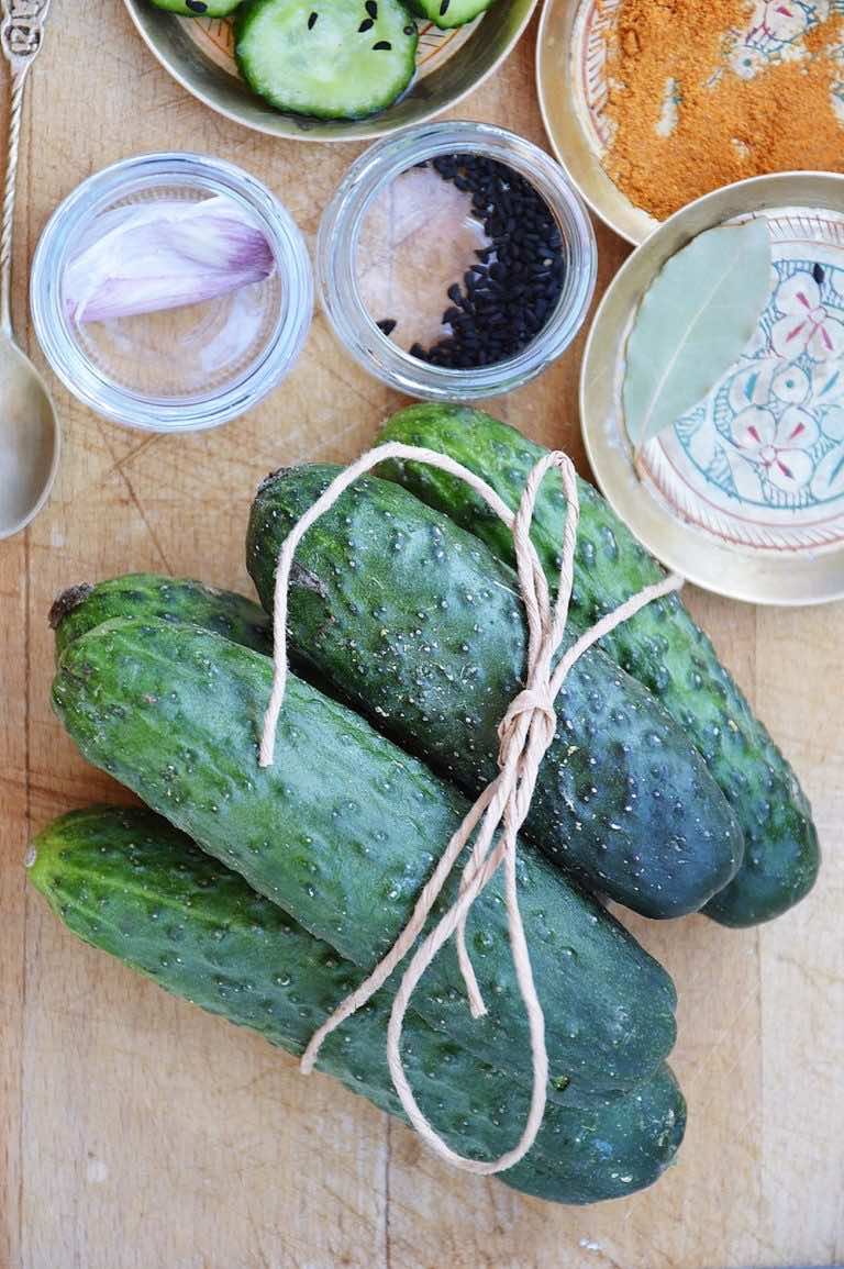 Ogórki małosolne na ostro