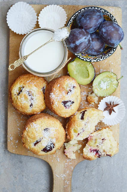 Muffinki ze śliwkami