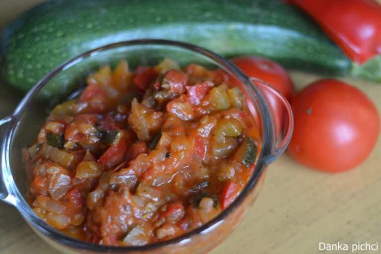 Leczo z papryki i cukinii