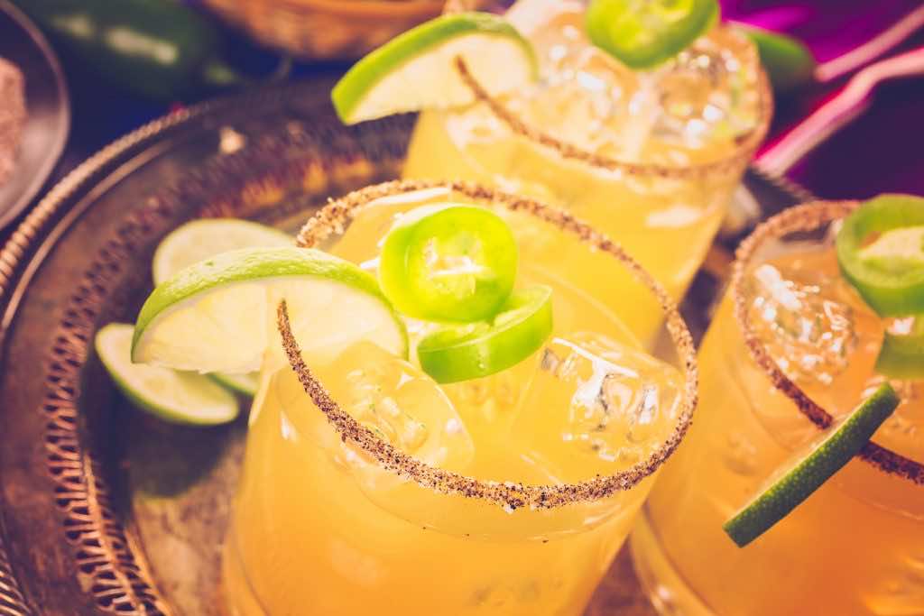 spicy-grapefruit-margarita-1024x683