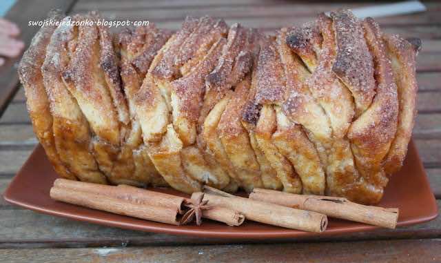 Cynamonowa drożdżówka do odrywania