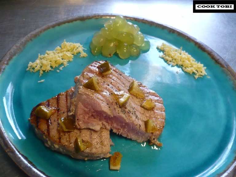 Świeży tuńczyk z grilla