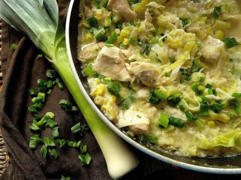 Kurczak duszony w porach